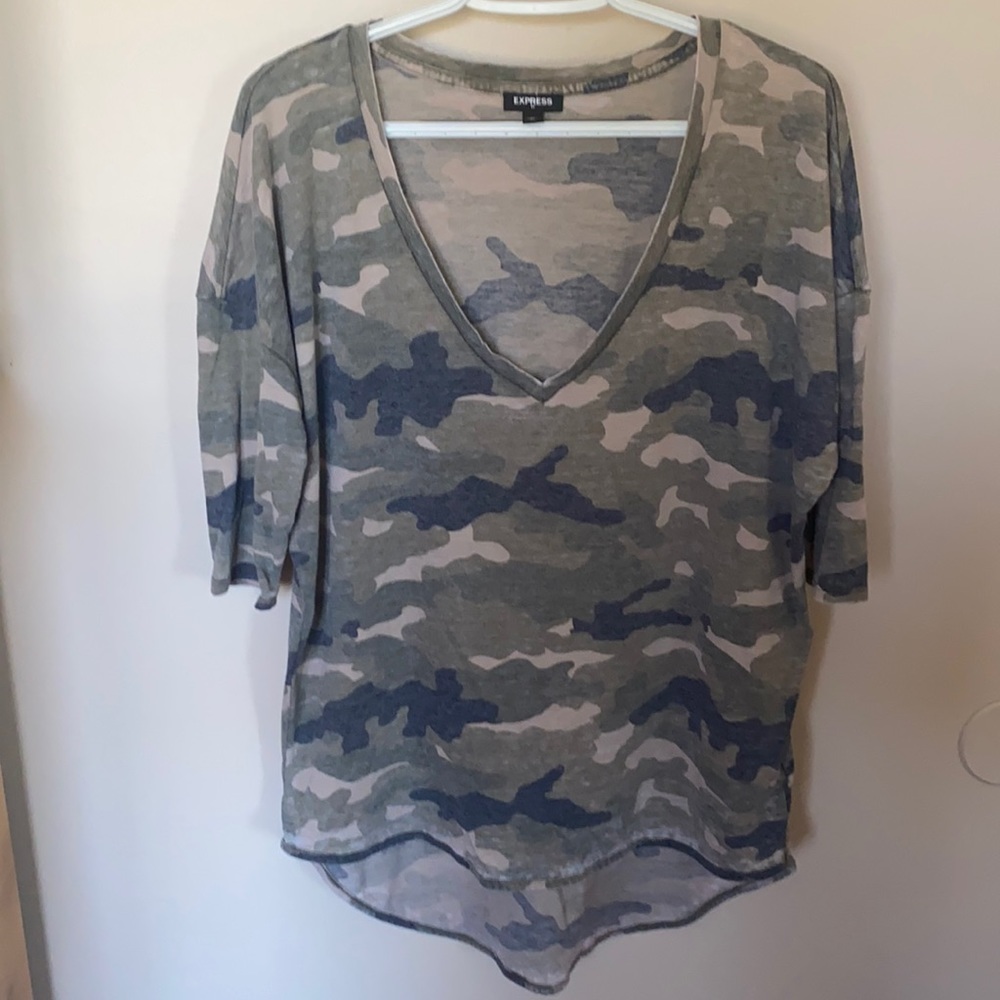 Express mid length sleeve camo shirt